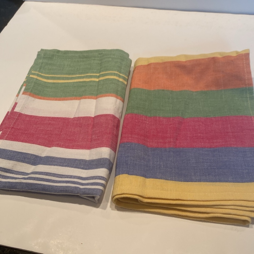 NWOT Set of 2 Oversized Table Mats
